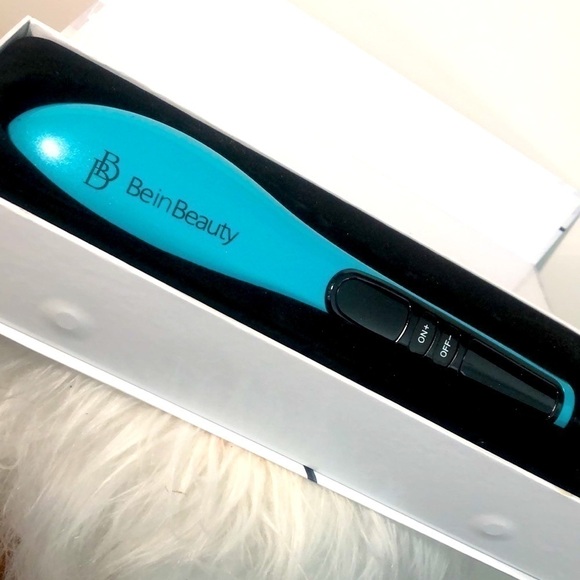Be in Beauty | NWT IONIC Hair Brush Straightener, Teal Blue. - Picture 3 of 7